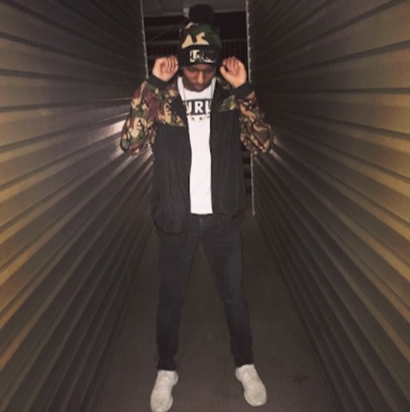 Meet your Posher, Jhalen - Picture 1 of 1